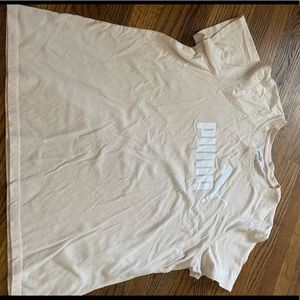 Light pink puma T-shirt